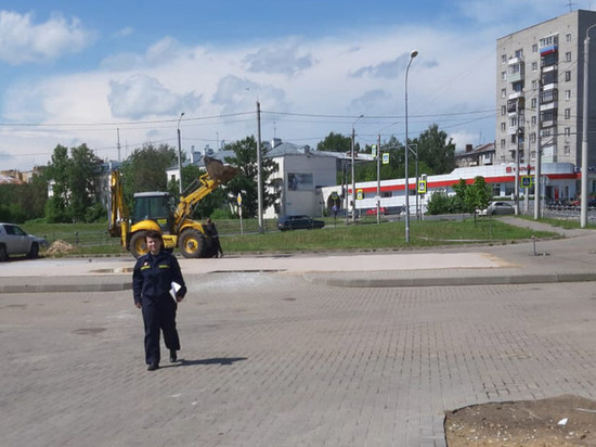 Во Владимире снесли незаконную заправку на Луначарского