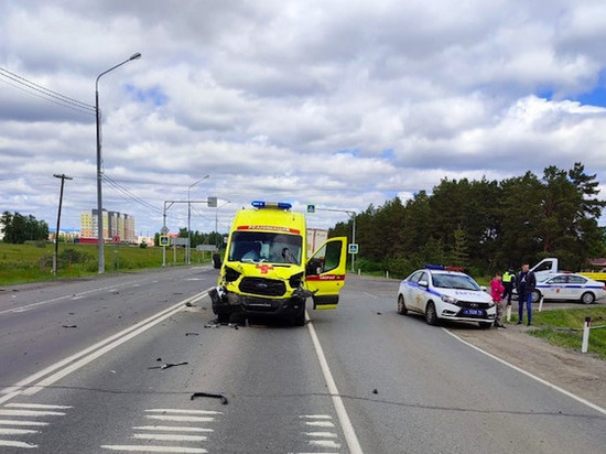На Южном Урале в ДТП попал автомобиль скорой помощи, перевозивший пациента