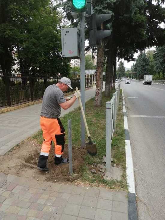 Новые светофоры устанавливают в Кисловодске для комфорта пешеходов