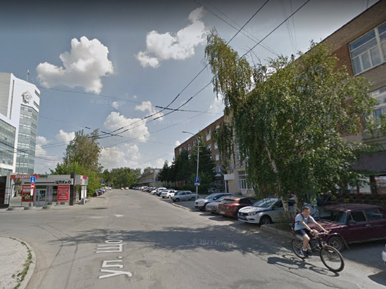 Автомобилисты не могли выехать с парковки ЦПКиО в Екатеринбурге