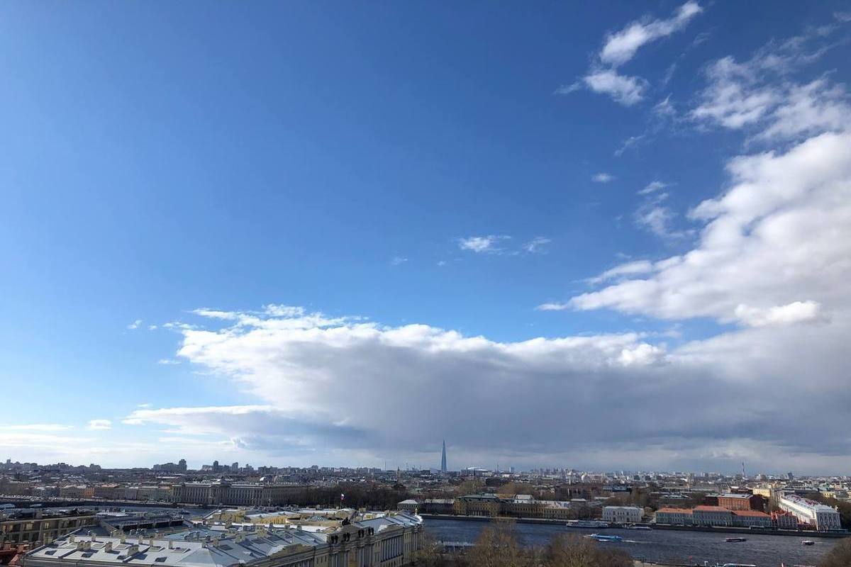 Воздух петербург. Гроза в Петербурге. Ветер в СПБ. Синоптик Санкт-Петербург. День Победы 9 мая СПБ С воды.