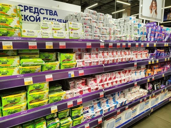 В Петербурге начали пустеть полки магазинов