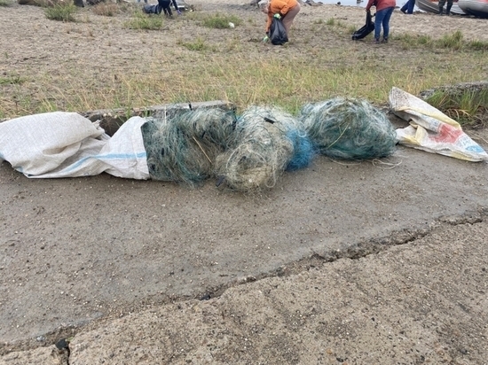 Более 1 км рыболовных сетей вытащили на уборке из Кенона в Чите
