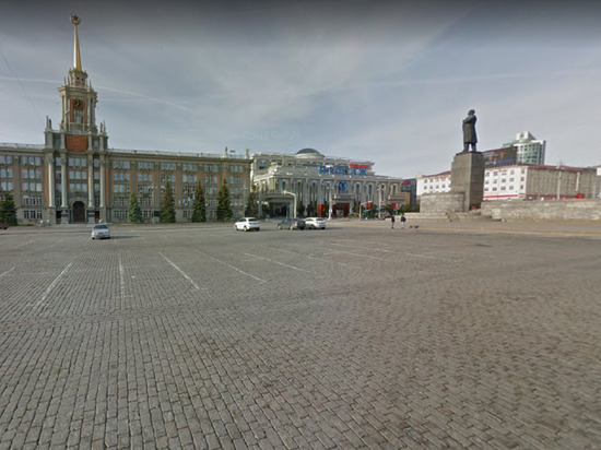 Туристический маршрут в Екатеринбурге залили краской