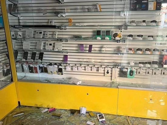 Салон сотовой связи ограбили в Новочеркасске