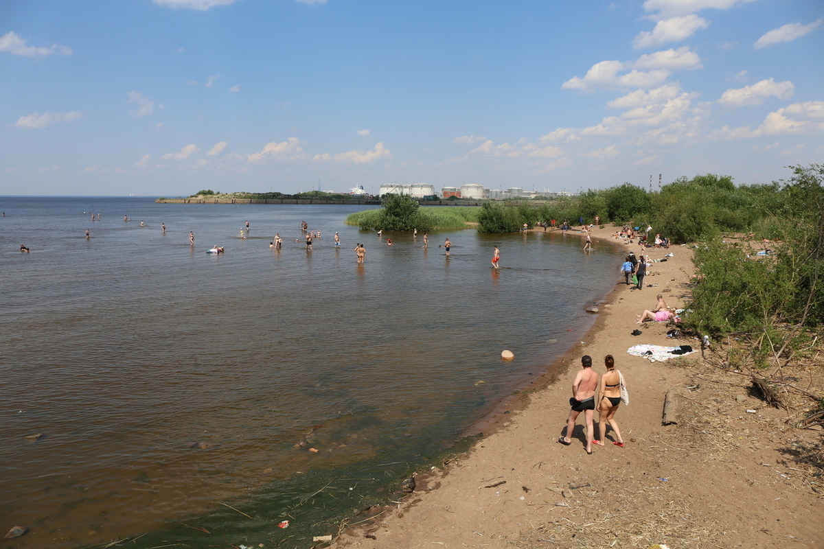 Петербург где купаться. Пляж на речке. Городской пляж. Город Иваново пляжи. Пляж в Питере.