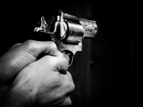 Три человека погибли и 17 пострадали в результате стрельбы в США