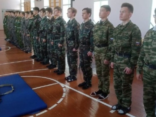 Старшеклассников и студентов Эгвекинота подготовили к службе в армии