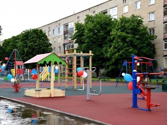 В ЛНР открылась детская площадка, подаренная городу Петровское Башкортостаном