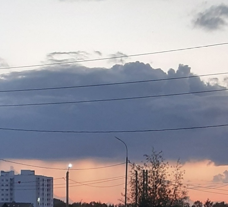 Над Владимиром в небе появился российский флаг