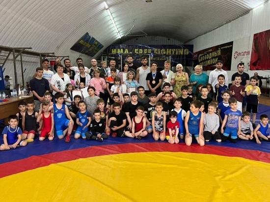 Олимпийский чемпион провел мастер-класс для детдомовцев в Кисловодске