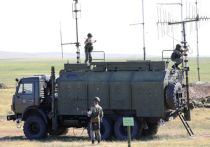 Украинские военные в последнее время все чаще жалуются на массовое применение российскими войсками средств радиоэлектронной борьбы (РЭБ), из-за которых ВСУ вынуждены изменить способы ведения боя