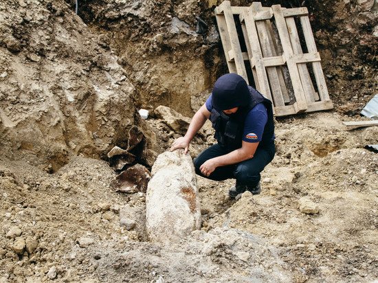В Севастополе около садового товарищества нашли 250-килограммовую бомбу