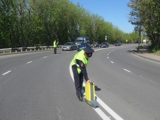 Автополицейские проверили качество нанесенной разметки на дорогах Костромы