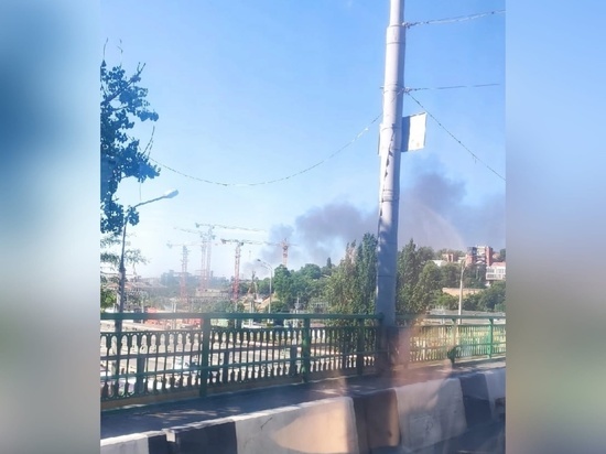 В Ростове произошел пожар на складе