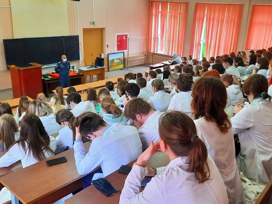 Студентам СГМУ рассказали о безопасности на воде