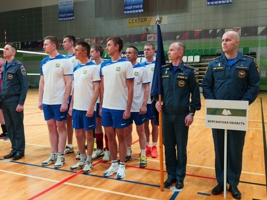 Чемпионат по волейболу среди спасателей со всего Урала стартовал в Новом Уренгое