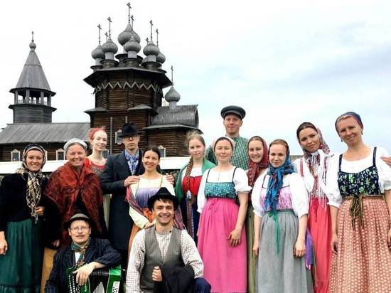 Программа фестиваля в этом году посвящена Дню России. Участниками станут гармонисты из семи регионов страны