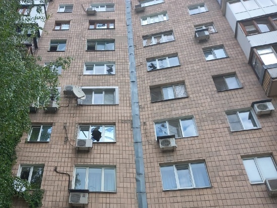 Банк, шахта и дом культуры пострадали от обстрелов в Донецке