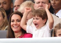 Младший сын Кейт Миддлтон и принца Уильяма приковал к себе внимание прессы на торжествах в честь королевы Елизаветы II