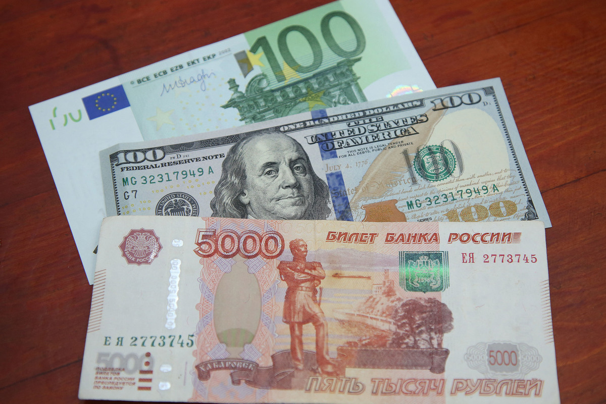350000 долларов в рублях. Евро в рубли. Доллар и евро. Евро в руб. Доллар евро рубль.