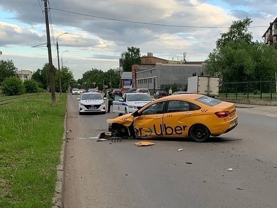 Аварию на улице Почаевской во Владимире спровоцировала автоледи