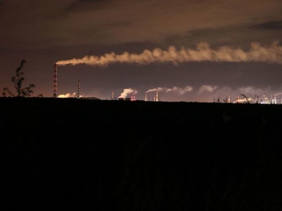 Жители Омска снова сообщили о вони от выбросов