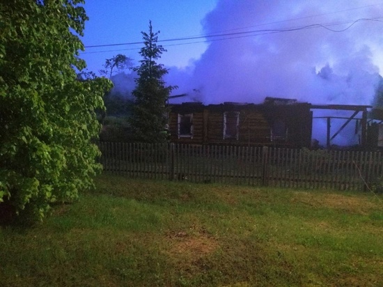 Жилой дом сгорел в селе Калужской области