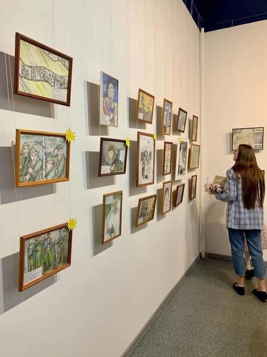 На выставке представлены лучшие работы учащихся школ города Архангельска