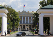 Полномочия между петербургскими вице-губернаторами перераспределили 7 июня. В Смольном подписали соответствующие документы.