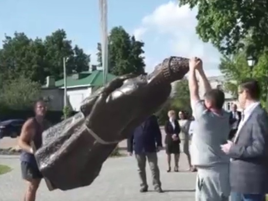 Депутат Камшилов выступил против открытия памятника Сююмбике в Касимове