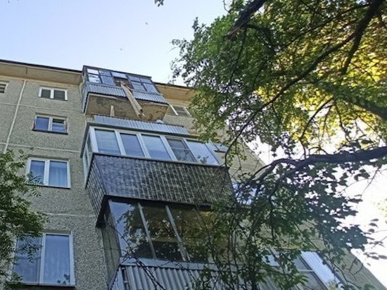 Южноуралец выпал с балкона ограбленной квартиры