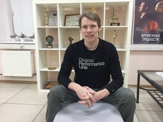 Актер Дмитрий Бедарев рассказал о студенческих годах в Барнауле, первых ролях и психологии