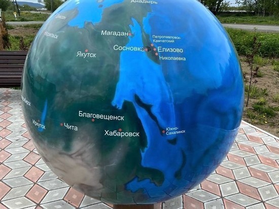 «Курилы пропали»: на Камчатке установили арт-объект с неполной картой России
