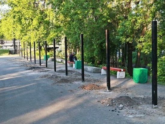 Барнаульцы пожаловались на закрытие прохода к реке в Центральном парке