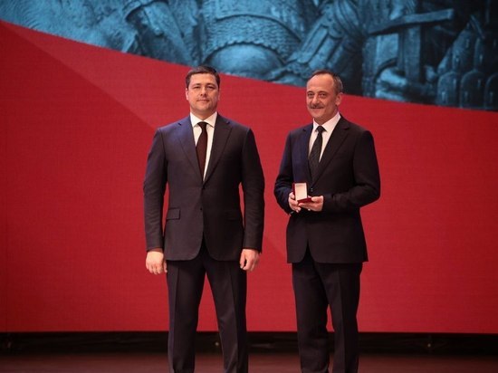 Псковский завод «Титан-Полимер» награжден памятной медалью и грамотой от президента