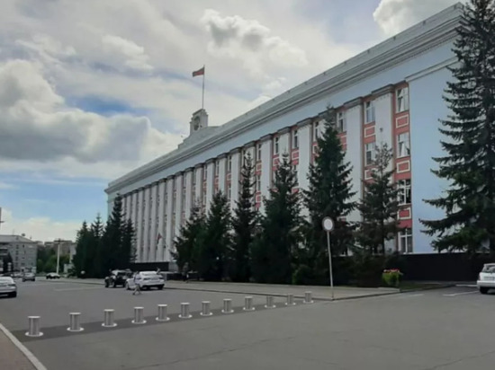 В Барнауле здание правительства Алтайского края окружат шлагбаумами и камерами