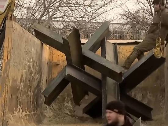 Киевлян призвали не воровать противотанковые ежи