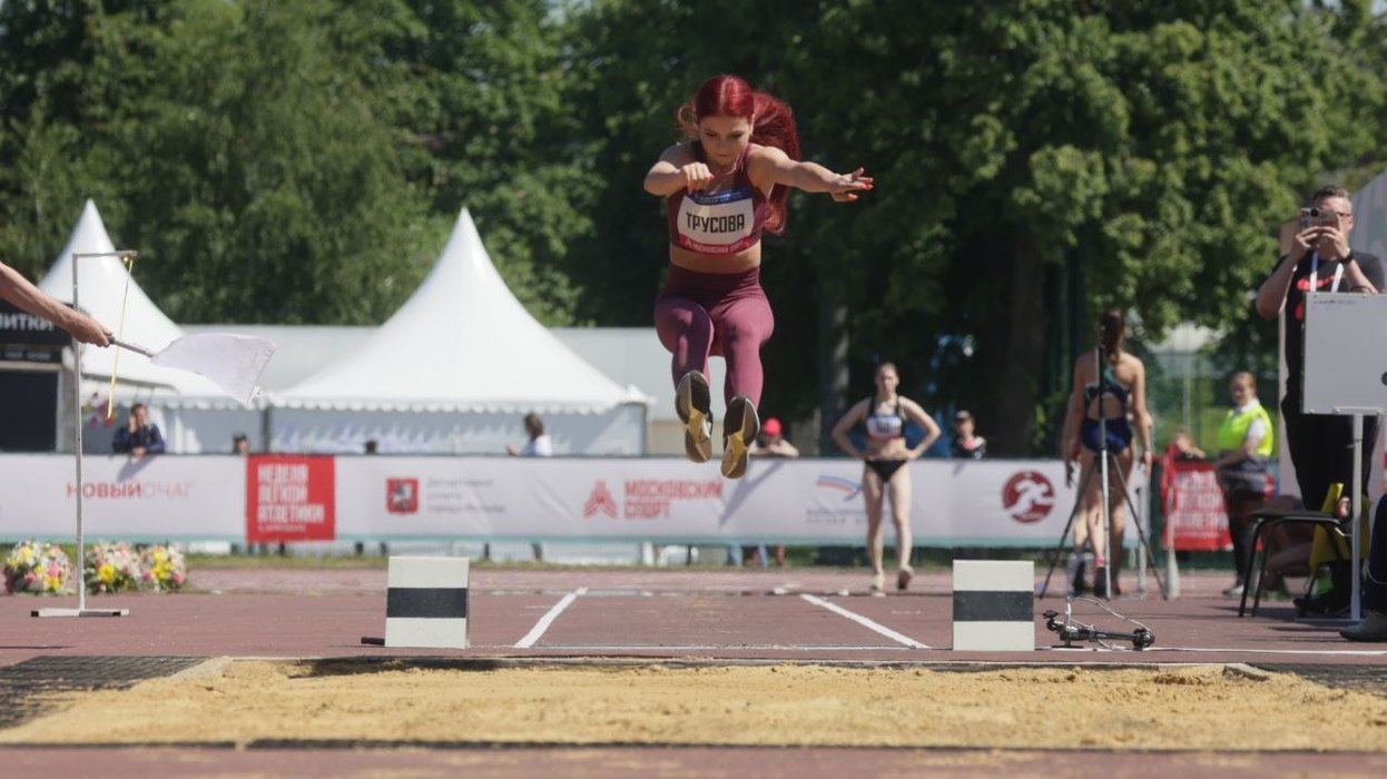 Дебют Александры Трусовой в легкой атлетике: фото прыжка в длину