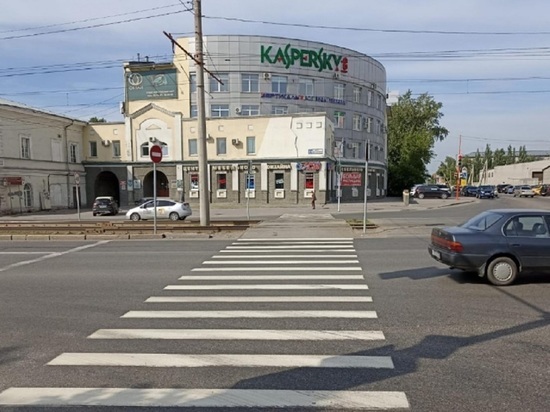 В Барнауле за сезон обновили разметку на 40 участках дорог