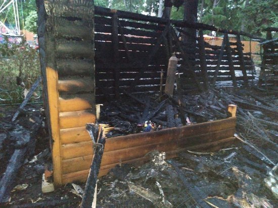 В балахнинском зоопарке сгорели торговые палатки