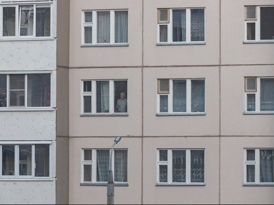 Молодой москвич упал с 13-го этажа и выжил