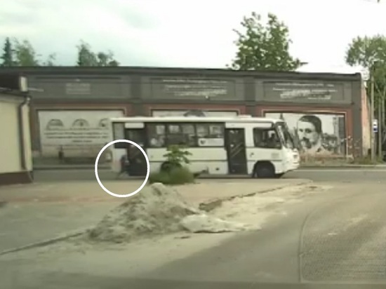 В Ярославле автобус зажал дверями пятилетнего ребенка