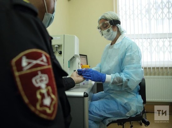 На контрактную службу набирают жительниц Татарстана с медобразованием