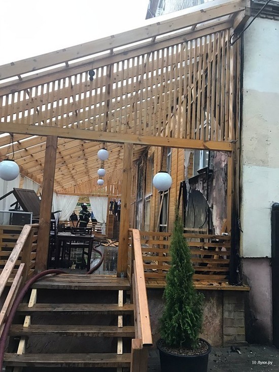 В великолукском кафе Sishki собираются в кратчайшие сроки восстановить сгоревшую террасу