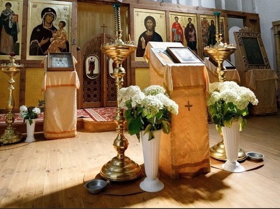 Троицкую родительскую субботу отмечают православные псковичи