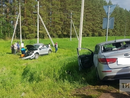 В ДТП в Татарстане погиб ребёнок и шестеро пострадали