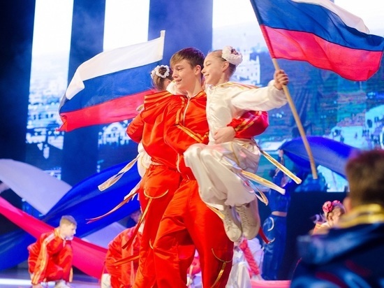 В Челябинске на День России вынесут восьмиметровый флаг