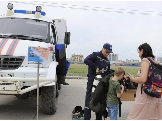 В Якутске открылась выставка пожарной и аварийно-спасательной техники