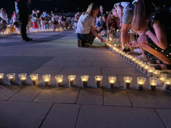 Балалайку из тысяч свечей "зажгли" в Железноводске